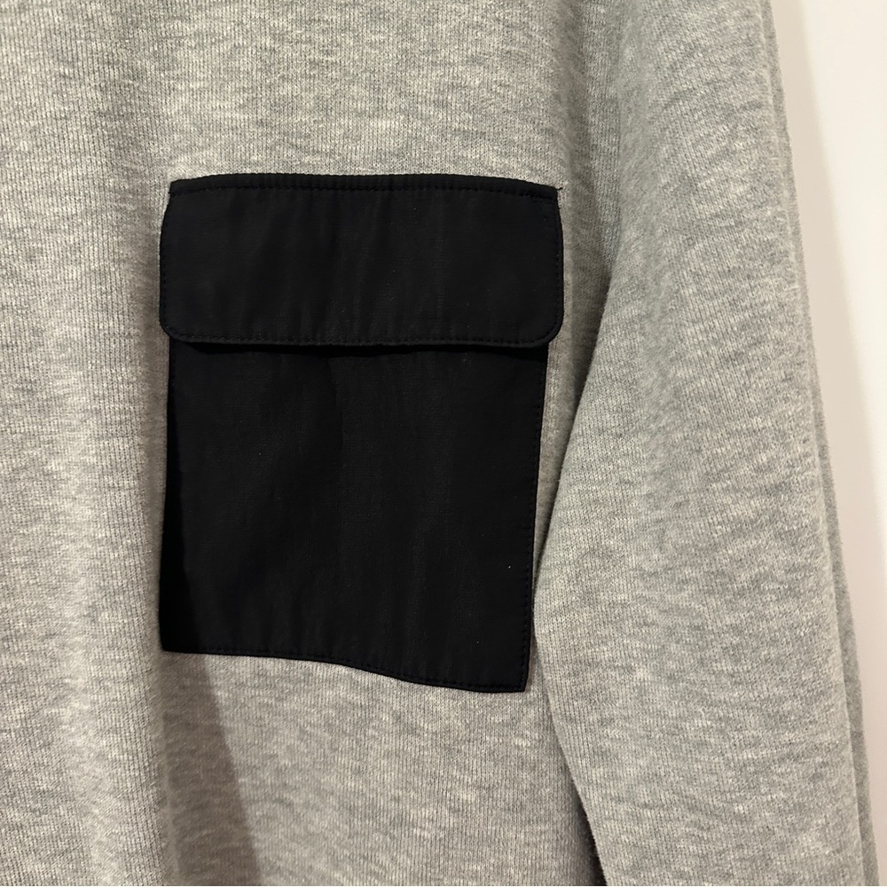 Roots Gray Crewneck Sweater Size Large Mens - Picture 2 of 7